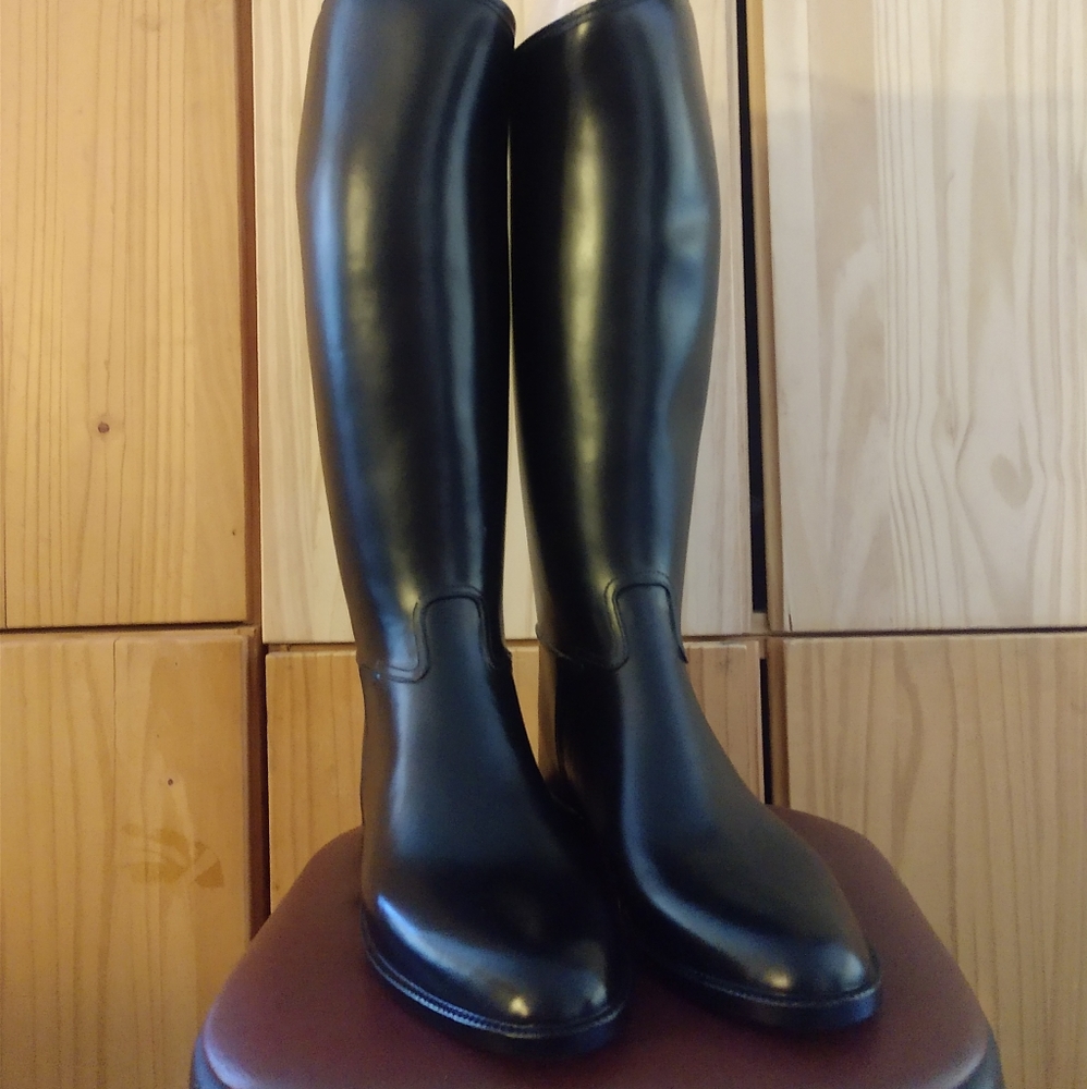 Rubber riding boots